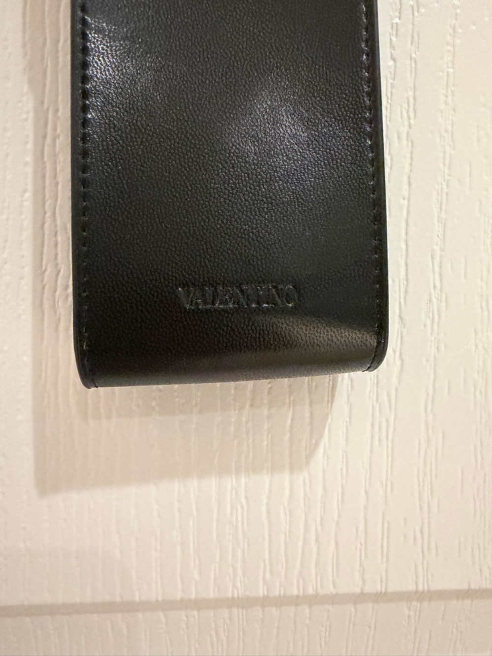 Valentino Garavani Black Leather Eyeglass Pouch - Picture 4 of 7